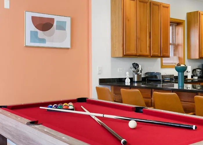 Designer Billiards Private Patio 1 Parking * Chicago